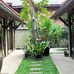 Kluay Mai Bungalow Beach